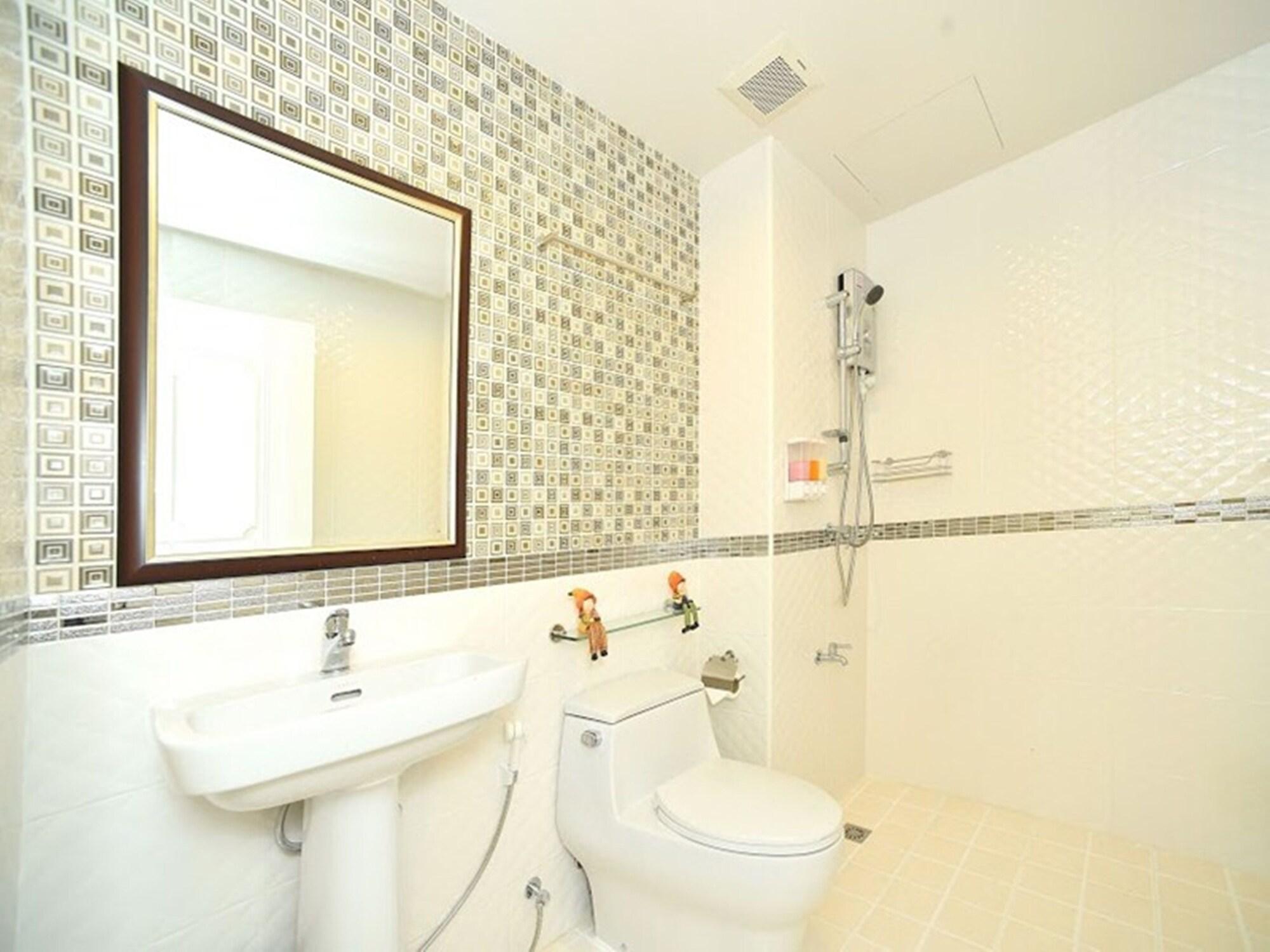 Parvena Hotel Bangkok Eksteriør billede